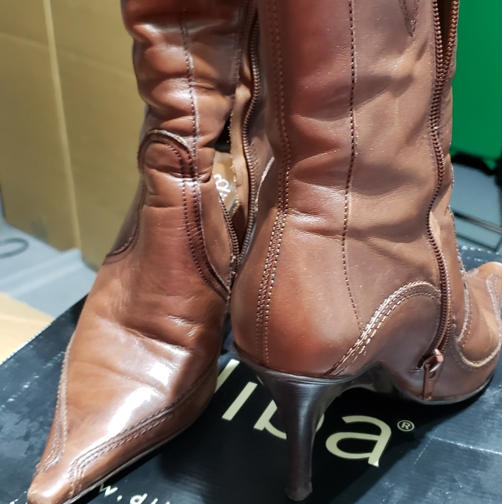 Women's boots